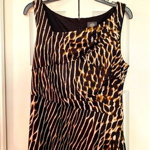 NVT VINCE CAMUTO beautiful stretchy lined dress Size 12